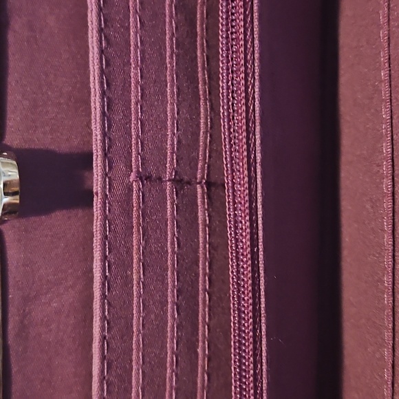 Crocodile Embossed Pink Wallet - Picture 8 of 9